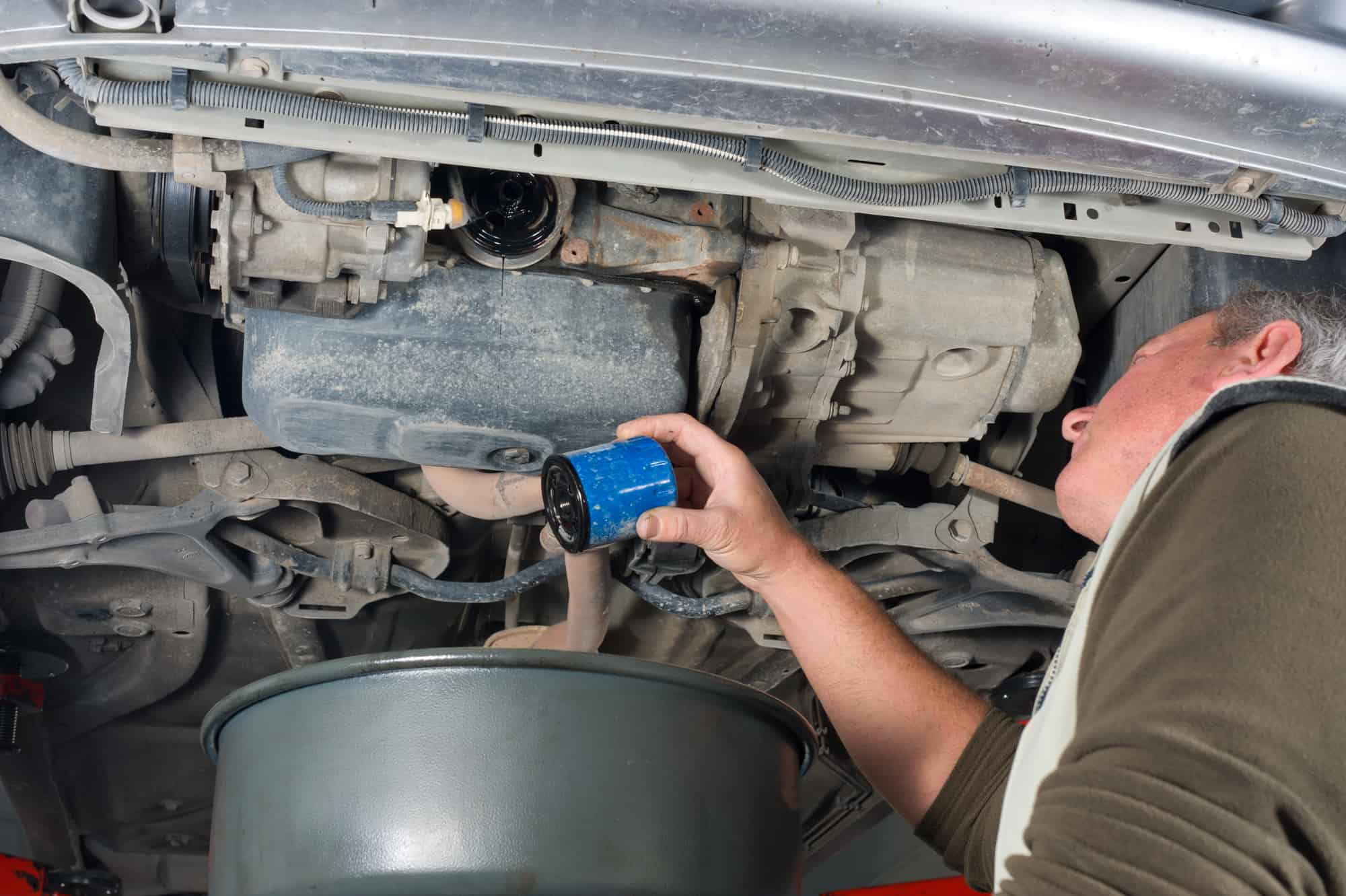 how to remove a stuck oil filter